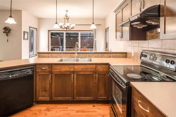 Calgary, AB T3H 0A6,109 St Moritz PL SW