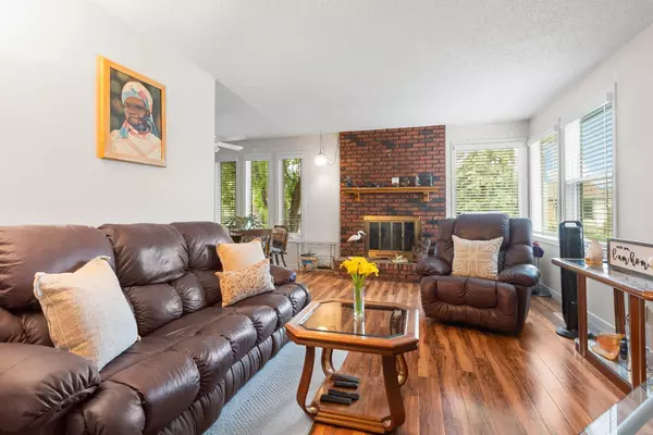 Calgary, AB T1Y 5C1,7 Templemont WAY Northeast