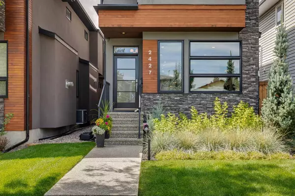 Calgary, AB T3E 1Z1,2427 25A ST SW