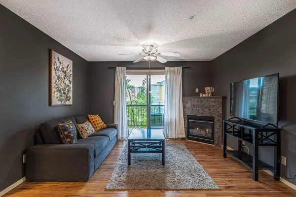 Airdrie, AB T4B 3H8,304 Mackenzie WAY SW #8213