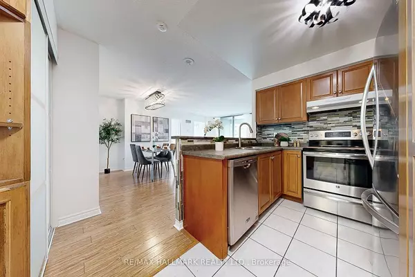 Toronto C07, ON M2N 7H2,7 Lorraine DR #1211