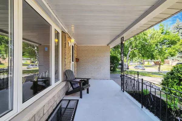 Toronto C13, ON M3A 2E6,186 Roywood DR