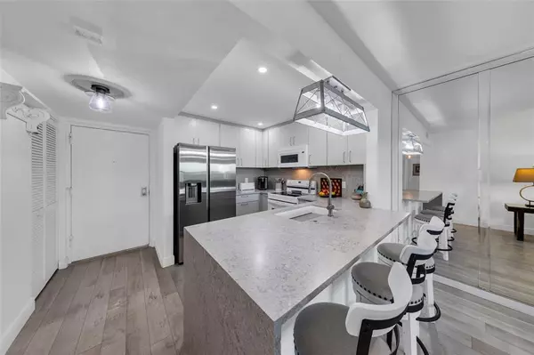 Fort Lauderdale, FL 33315,900 River Reach Dr #518