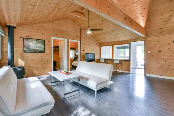 Wasaga Beach, ON L9Z 2T8,578 Oxbow Park DR