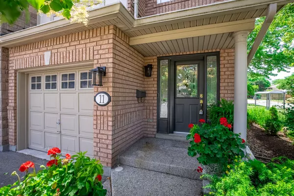 1050 Grand BLVD #11, Oakville, ON L6H 2S5