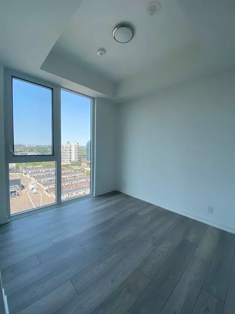 Toronto W01, ON M6K 0J2,285 Dufferin ST #1221