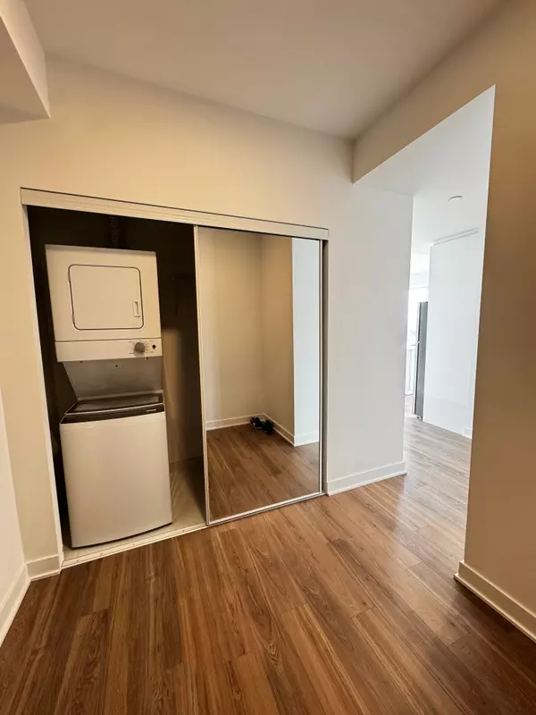 Hamilton, ON L8E 2J8,2782 Barton ST E #906