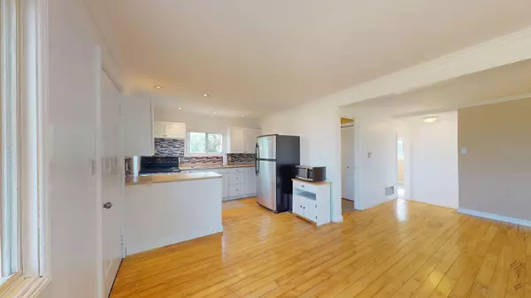 Selwyn, ON K0L 1H0,879 Garthorne AVE