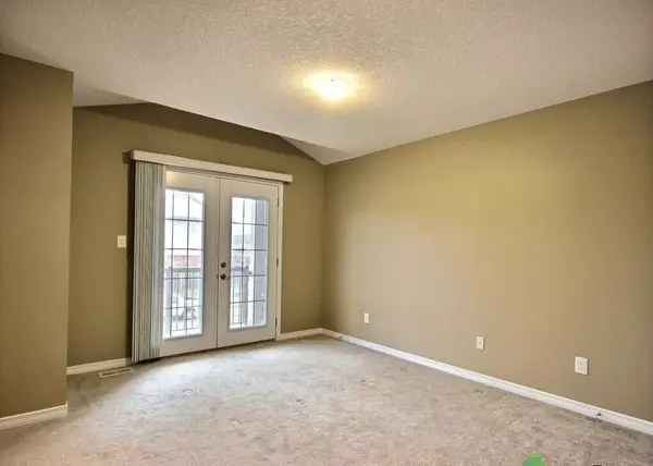 Kitchener, ON N2R 1V5,106 Rochefort ST