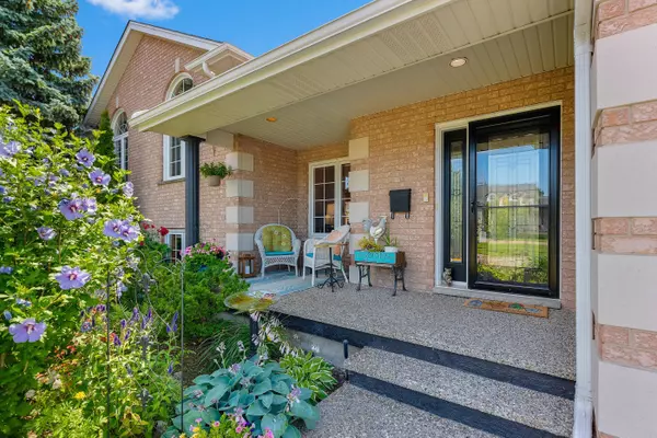 Niagara Falls, ON L2H 2Z2,8058 Westminster DR
