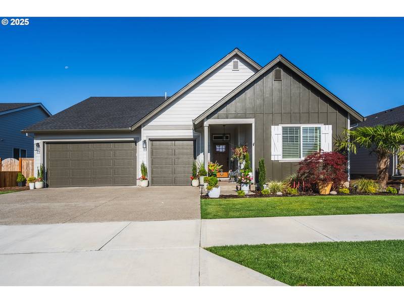 1053 S VINE ST, Canby, OR 97013