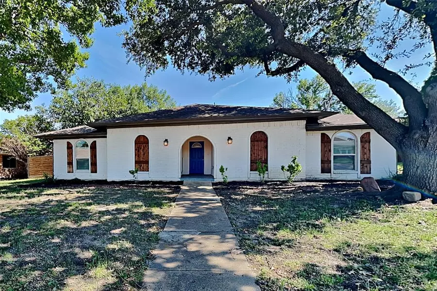 1940 Kensington Drive, Carrollton, TX 75007