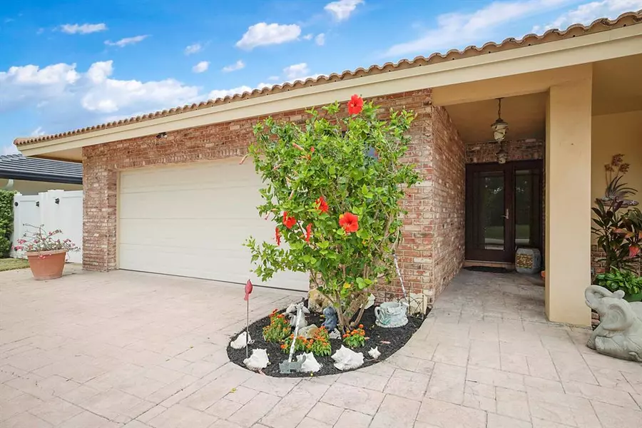 3031 NE 45th St, Lighthouse Point, FL 33064
