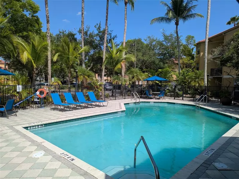 761 N Pine Island Rd #202, Plantation, FL 33324