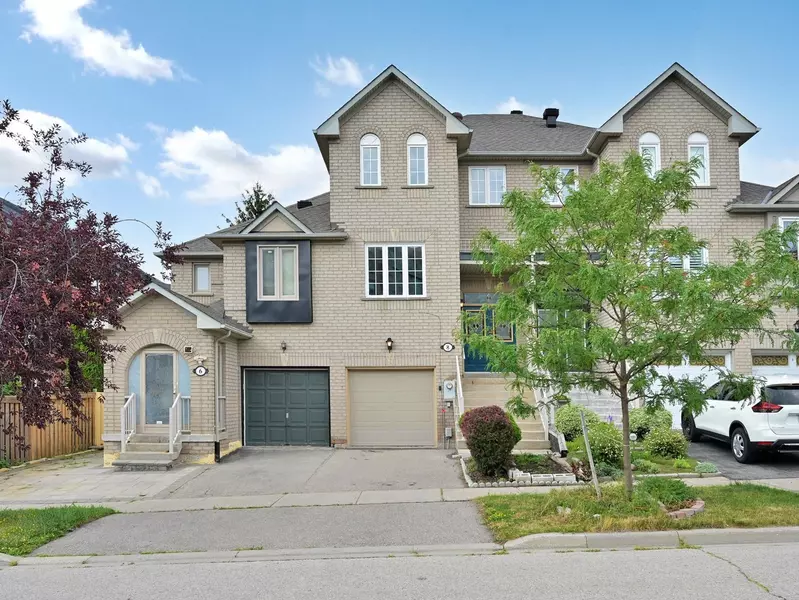 8 Coburg CRES, Richmond Hill, ON L4B 4E1