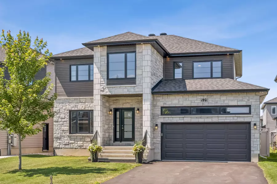 529 Lucent ST, Russell, ON K4R 0G3