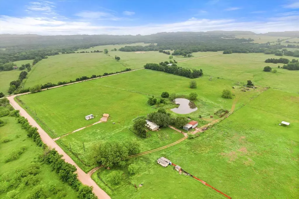 Kerens, TX 75144,3305 County Road 3070