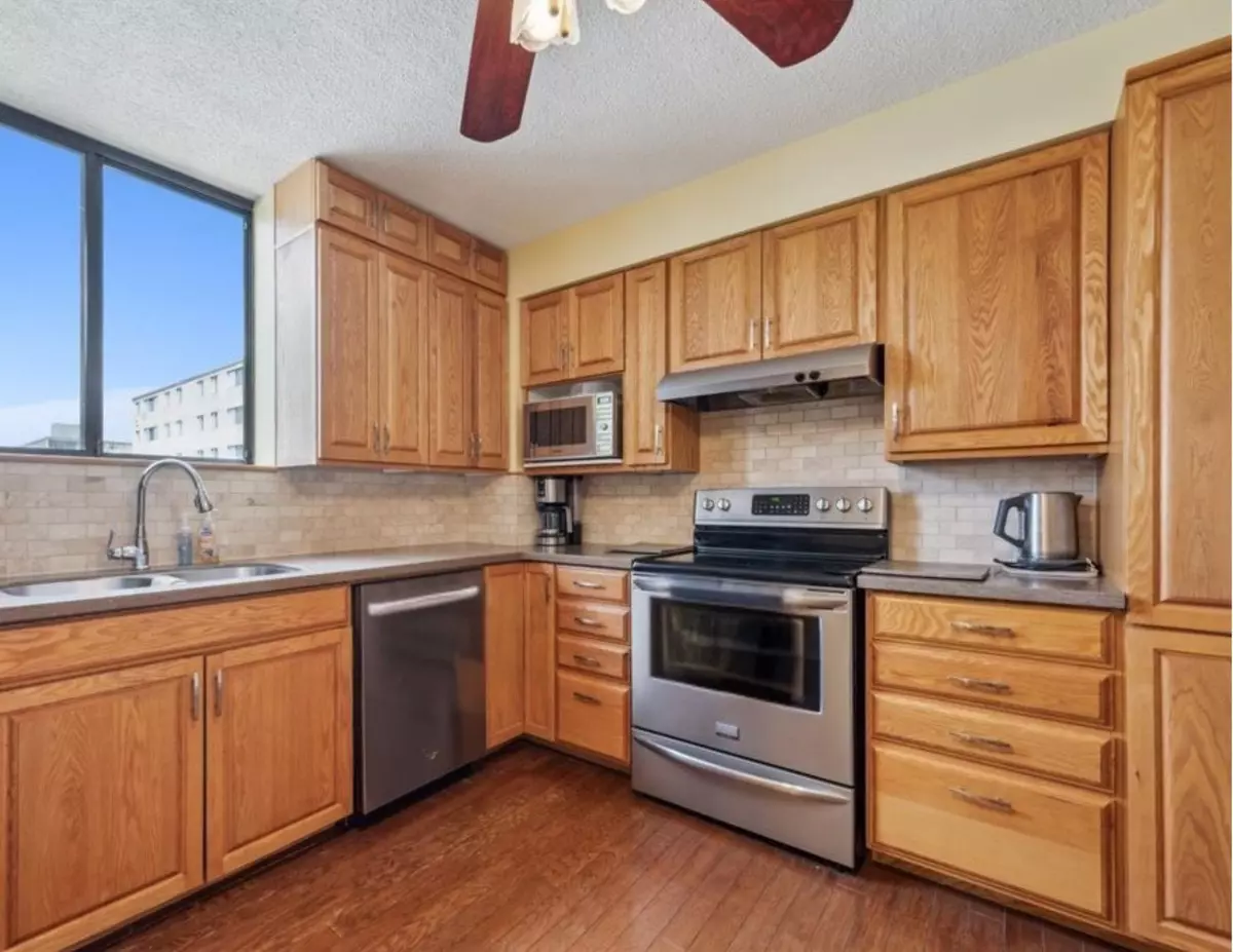 Guelph, ON N1H 7J7,93 Westwood RD #307