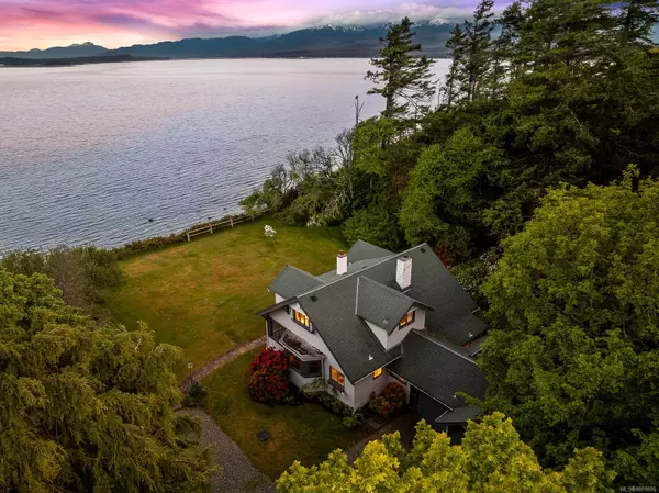965 Balmoral Rd, Comox, BC V9M 3W2