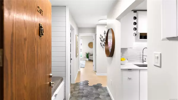 1419 Stadacona Ave #207, Victoria, BC V8S 5J3