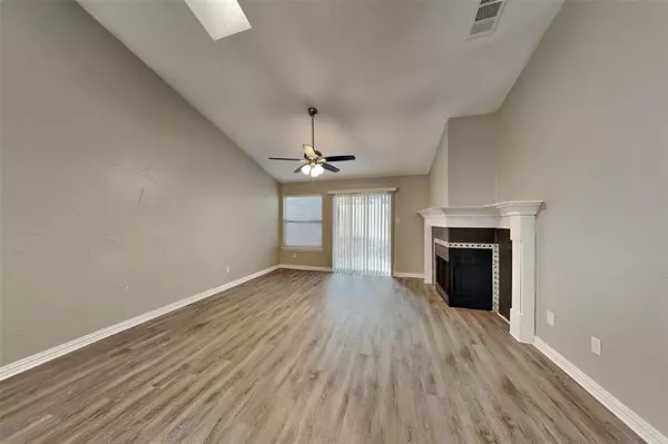 Grapevine, TX 76051,1410 Laguna Vista Way