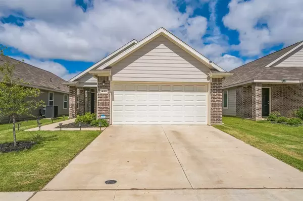 Everman, TX 76140,433 Woodhouse Way