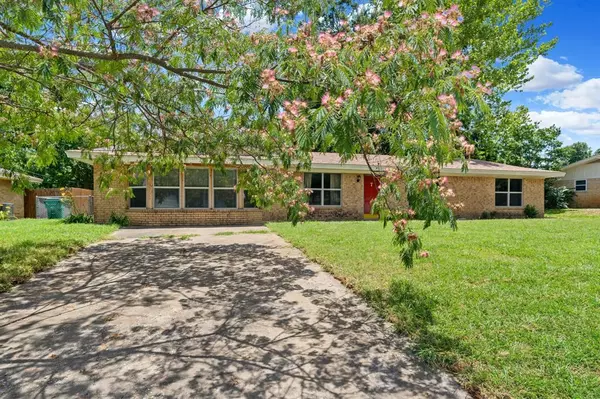 Bowie, TX 76230,1309 N Mill Street