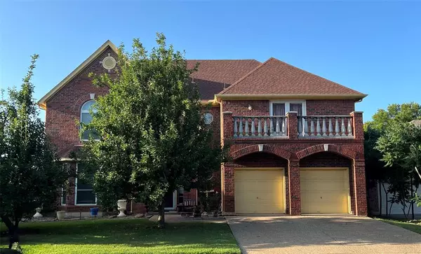 2705 Redstone Drive, Arlington, TX 76001