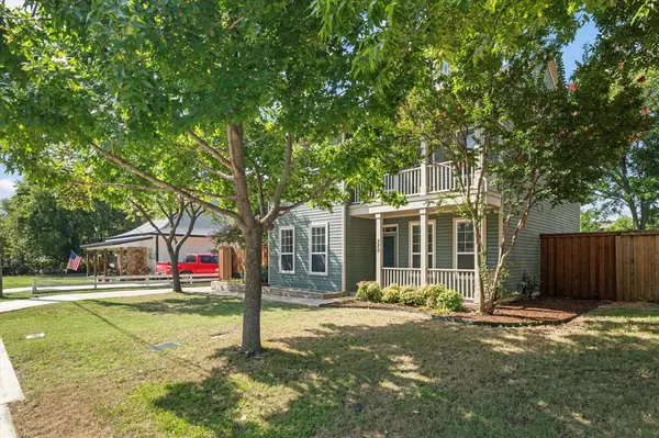 Roanoke, TX 76262,220 Lamar Street