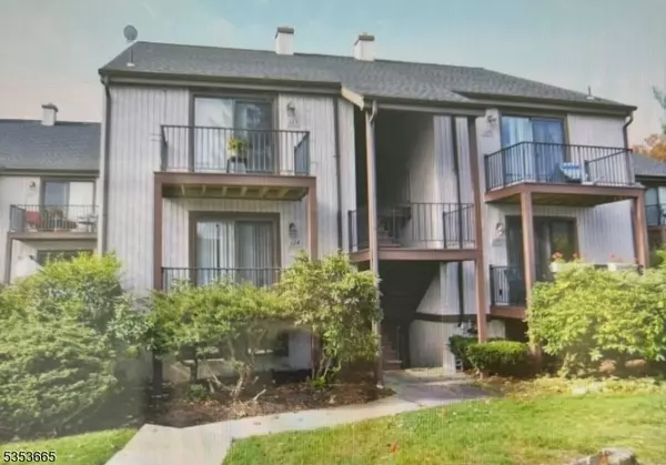 15283 Aspen Ct #1528, Stanhope Boro, NJ 07874