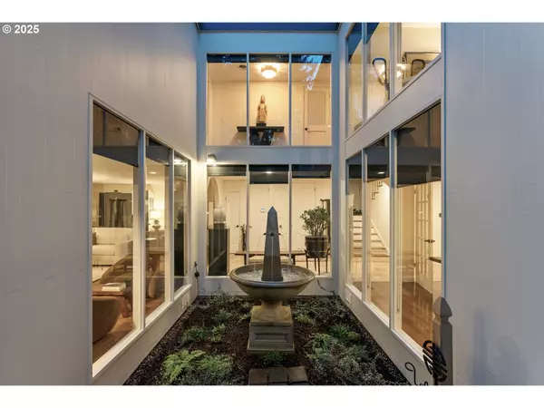 Lake Oswego, OR 97034,2917 WESTVIEW CIR