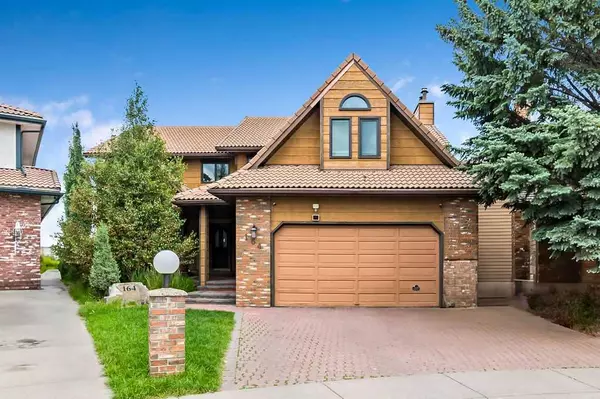 164 Canter PL SW,  Calgary,  AB T2W 5M9