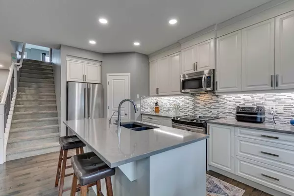 Calgary, AB T2Z 0C8,2227 Brightoncrest Common Southeast
