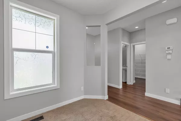 Calgary, AB T3K 0X4,253 Panton WAY NW