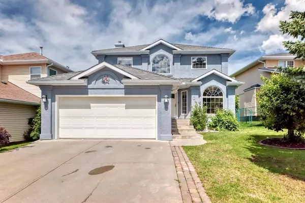 6 Gleneagles Close, Cochrane, AB T4C 1N7
