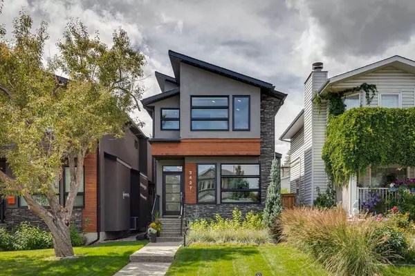 2427 25A ST Southwest, Calgary, AB T3E 1Z1