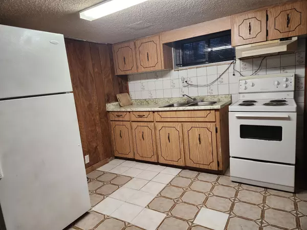 12 Moir AVE #BSMT, Toronto C03, ON M6C 1N7