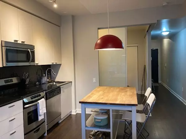 Toronto C01, ON M5V 1N4,775 King ST W #808