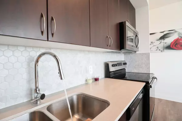 Toronto E05, ON M1T 0B7,3220 Sheppard AVE E #904