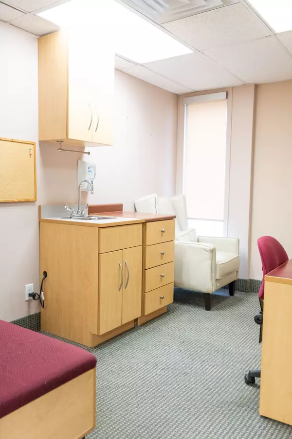 Oshawa, ON L1G 4T5,247 Simcoe ST N