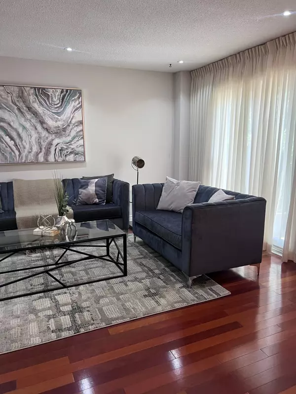 Mississauga, ON L4W 2Y3,4358 Bacchus CRES