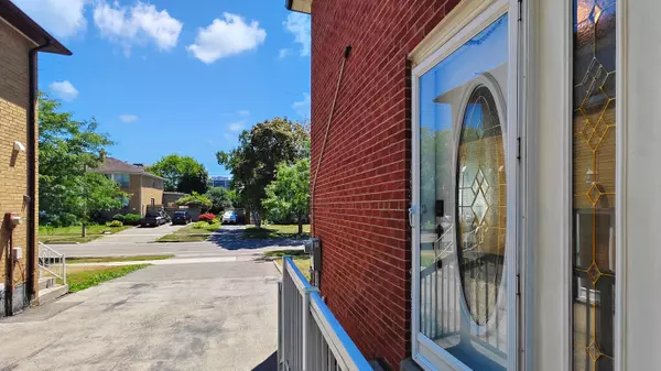 Mississauga, ON L5J 1P3,2185 Wiseman CT