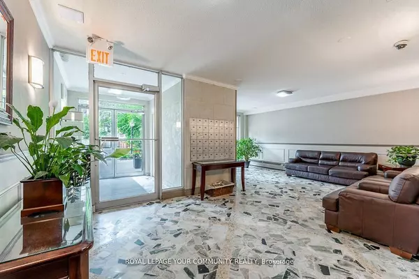Mississauga, ON L5G 2Z3,15 Elizabeth ST N #704