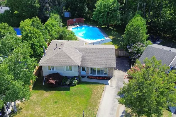 552 Hull CT, Burlington, ON L7N 3C9