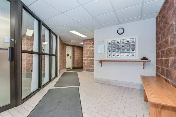 Centre Wellington, ON N1M 3L8,217 Scotland ST #101