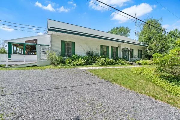 1597 Shales RD, Frontenac, ON K0H 2L0