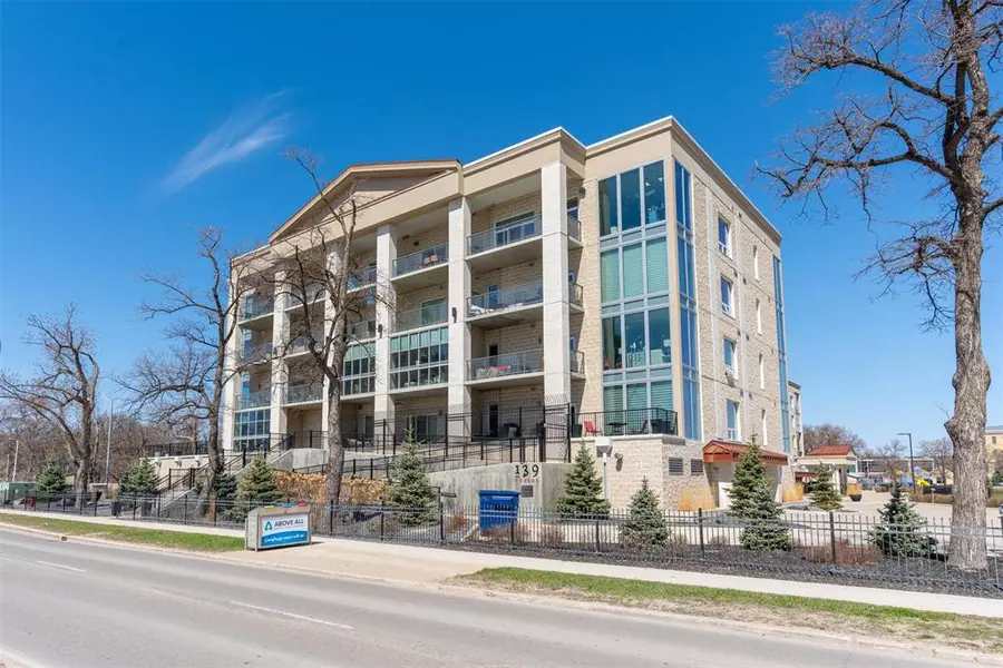 139 Tuxedo AVE, Winnipeg, MB R3N 0H6