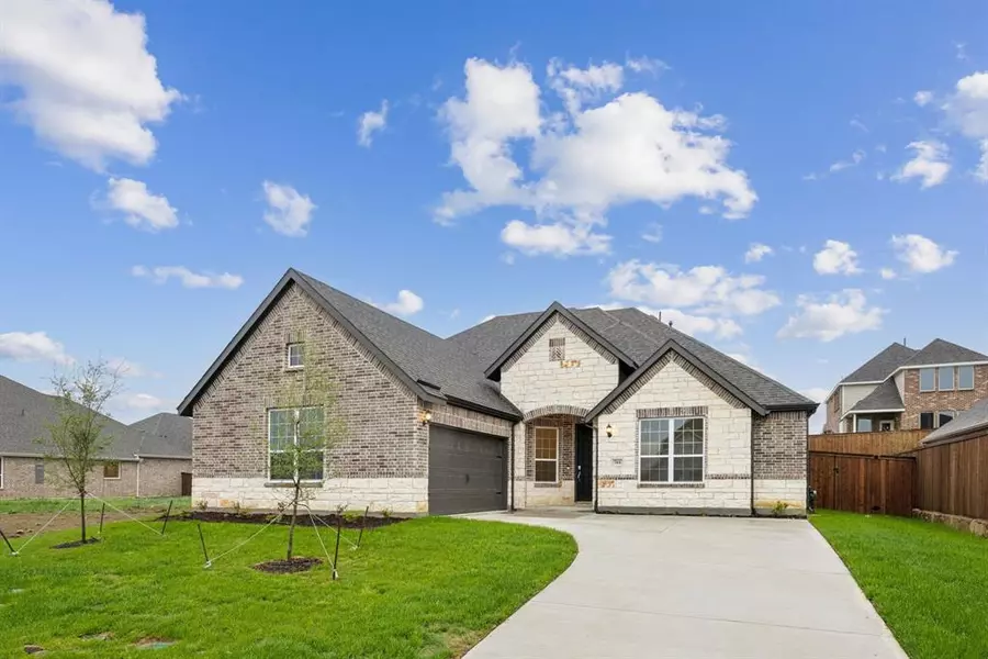 744 Brozgold Avenue, Midlothian, TX 76065