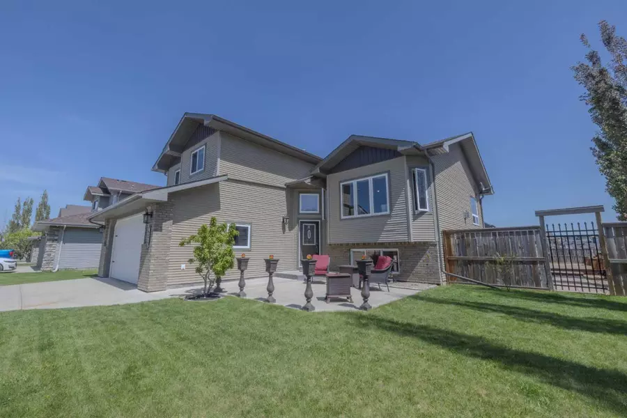 4305 45 ST, Lacombe, AB T4L 1T9