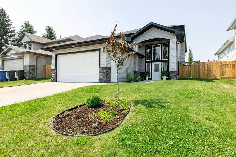 6305 58 AVE, Innisfail, AB T4R 0A4
